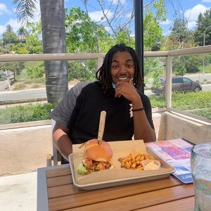 Meet your Posher, Maurice